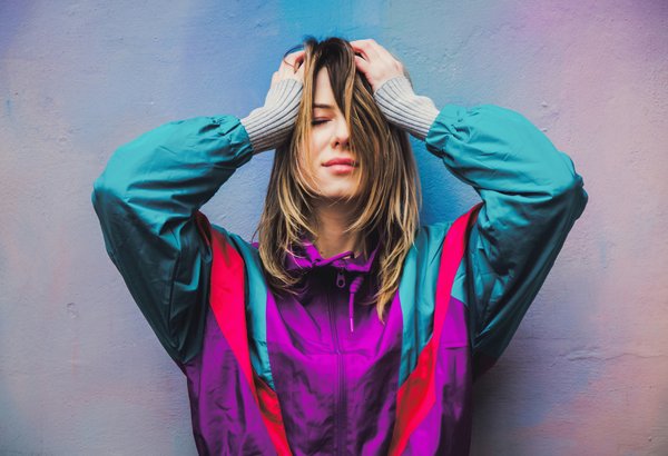 How to Pair a Chunky Knit Sweater with Tailored Trousers for a Winter Chic Office Look?