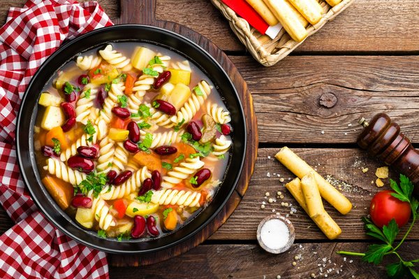 What's the Key to a Delicious and Hearty Minestrone Soup with Fresh Vegetables?